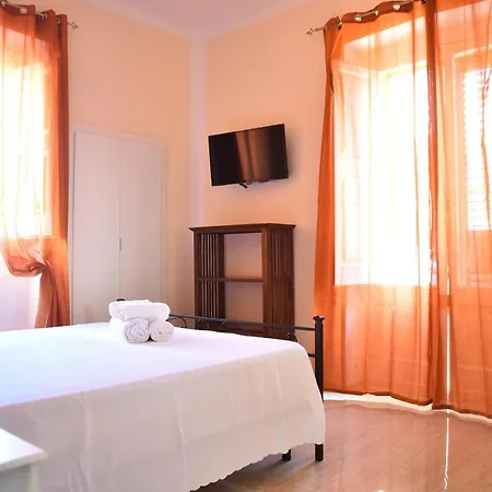 招待所 La Casa Del Sole 3*