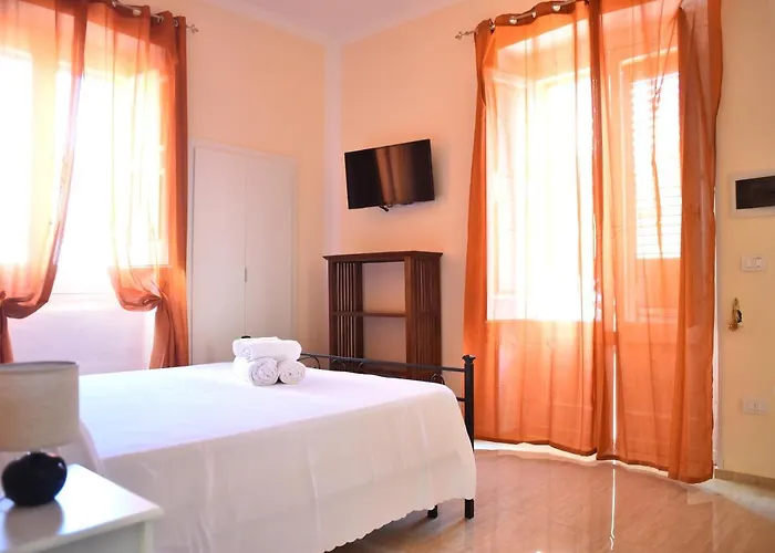 招待所 La Casa Del Sole 3*